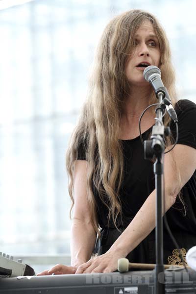 JUANA MOLINA - 2014-06-08 - PARIS - Parc de la Villette - 